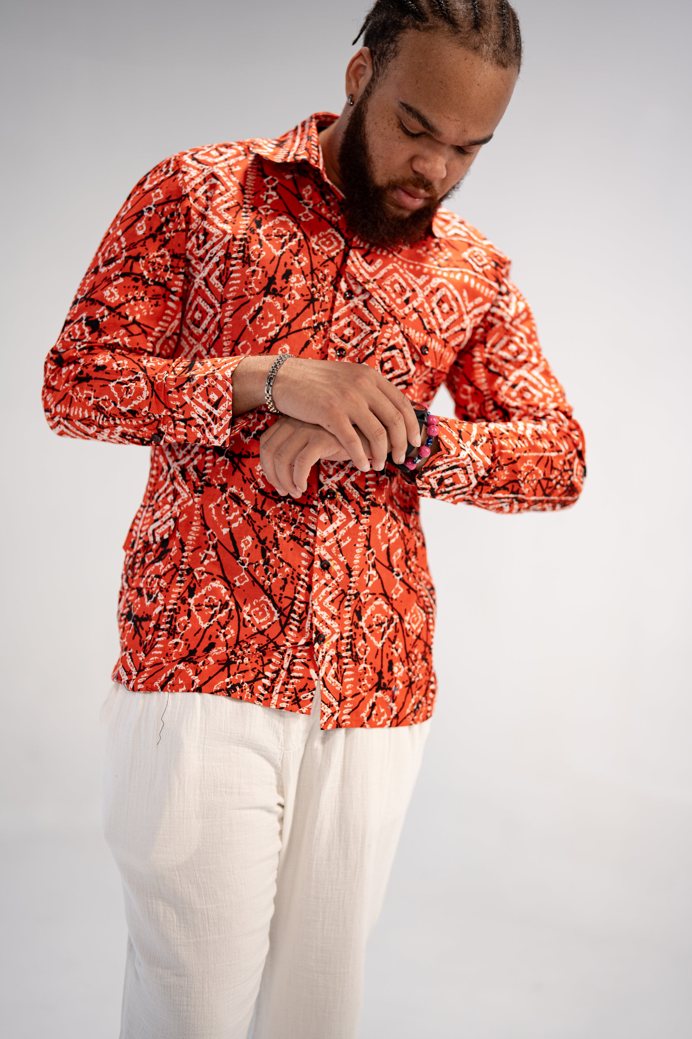 Obafemi Men’s African Print Shirt (Natural Geometric)