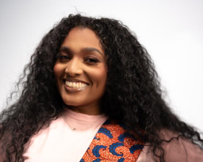 Sade Women's African Print Stretch Savanna Elegance T-Shirt